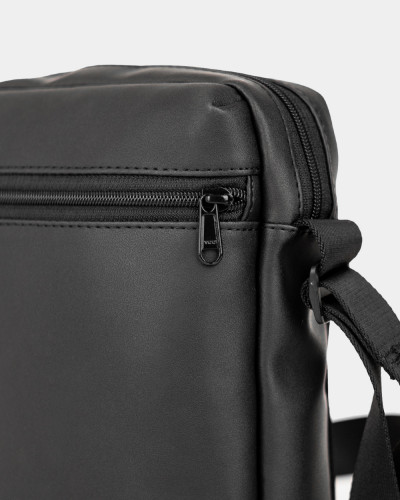 MESSENGER „DOPP 01” ÖKOLEDER, SCHWARZ