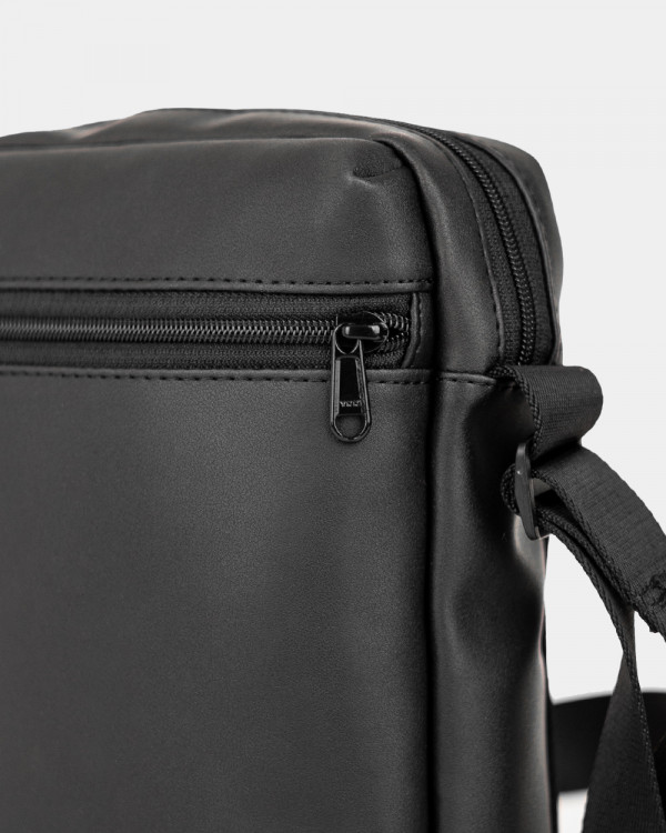 MESSENGER „DOPP 01” ÖKOLEDER, SCHWARZ