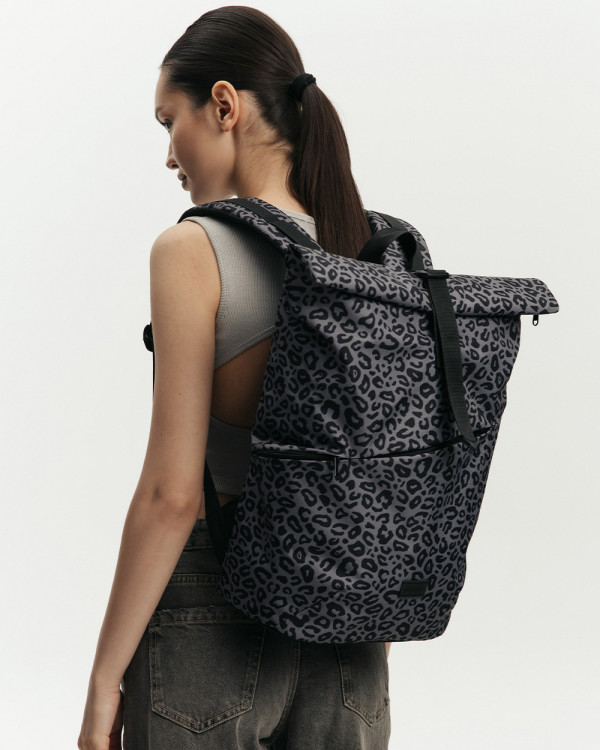"BASIC ROLLTOP" PRINT LEOPARD GRAY