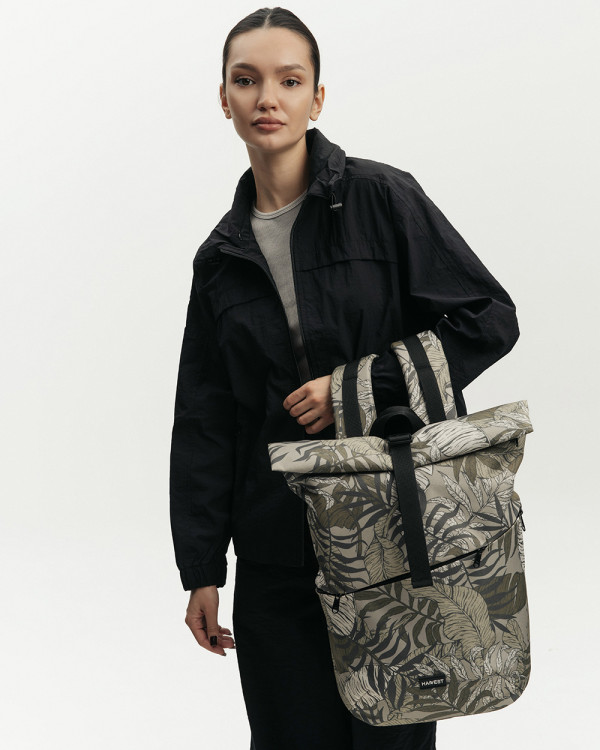 "BASIC ROLLTOP" PRINT TROPICAL KHAKI