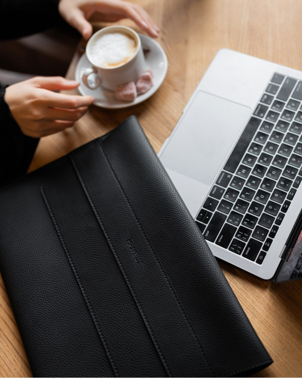 "LAPTOP CASE" MATT BLACK