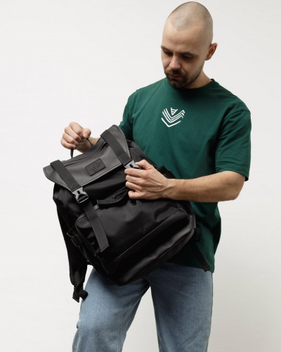 "UNIVERSAL" BLACK